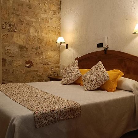 Hostal Decerca Prádena Buitenkant foto