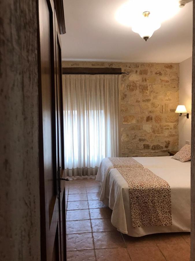 Hostal Decerca Prádena Buitenkant foto