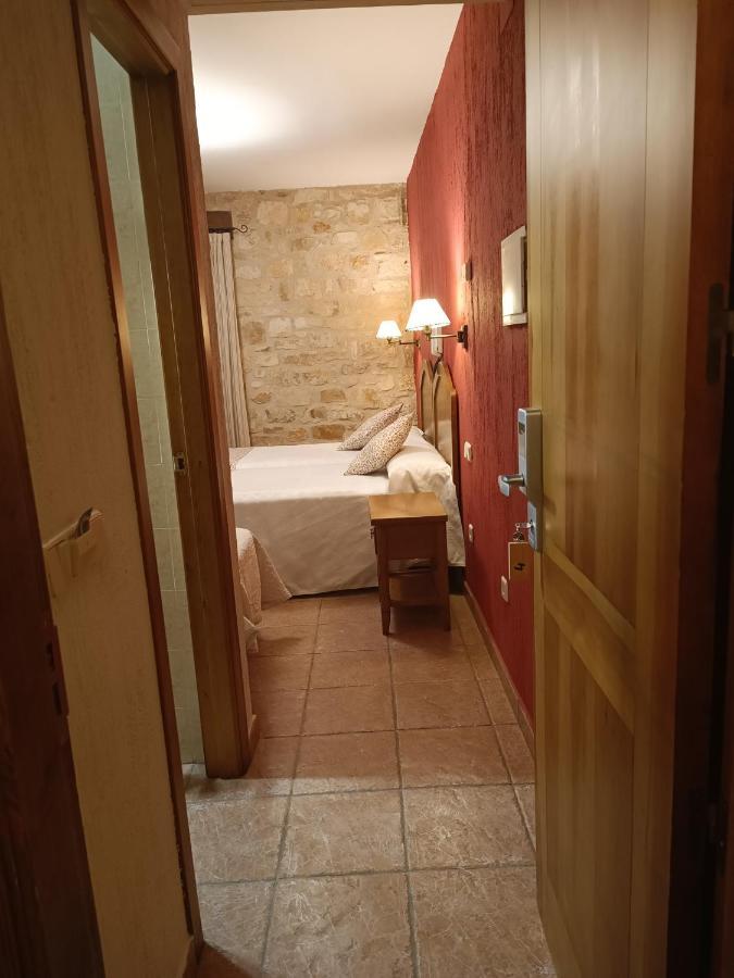 Hostal Decerca Prádena Kamer foto