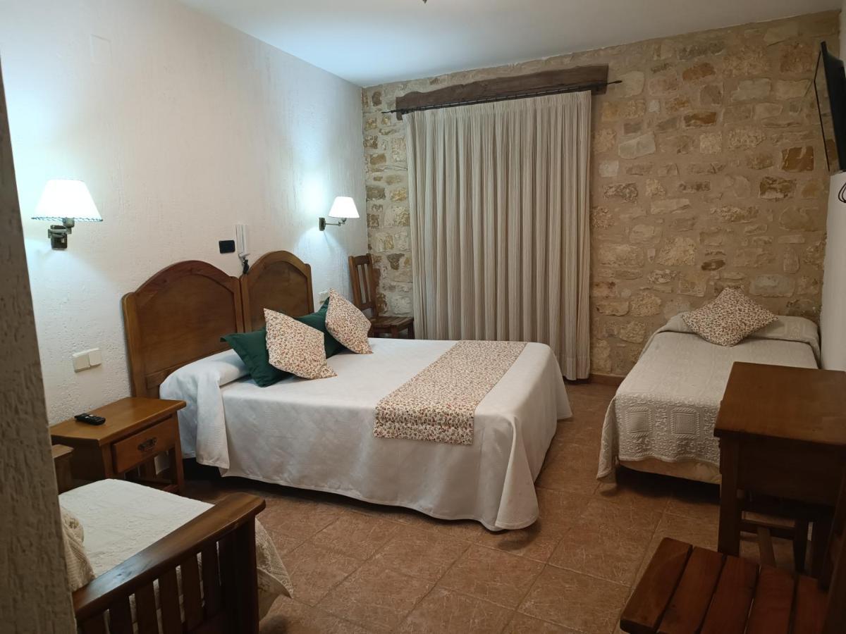 Hostal Decerca Prádena Buitenkant foto