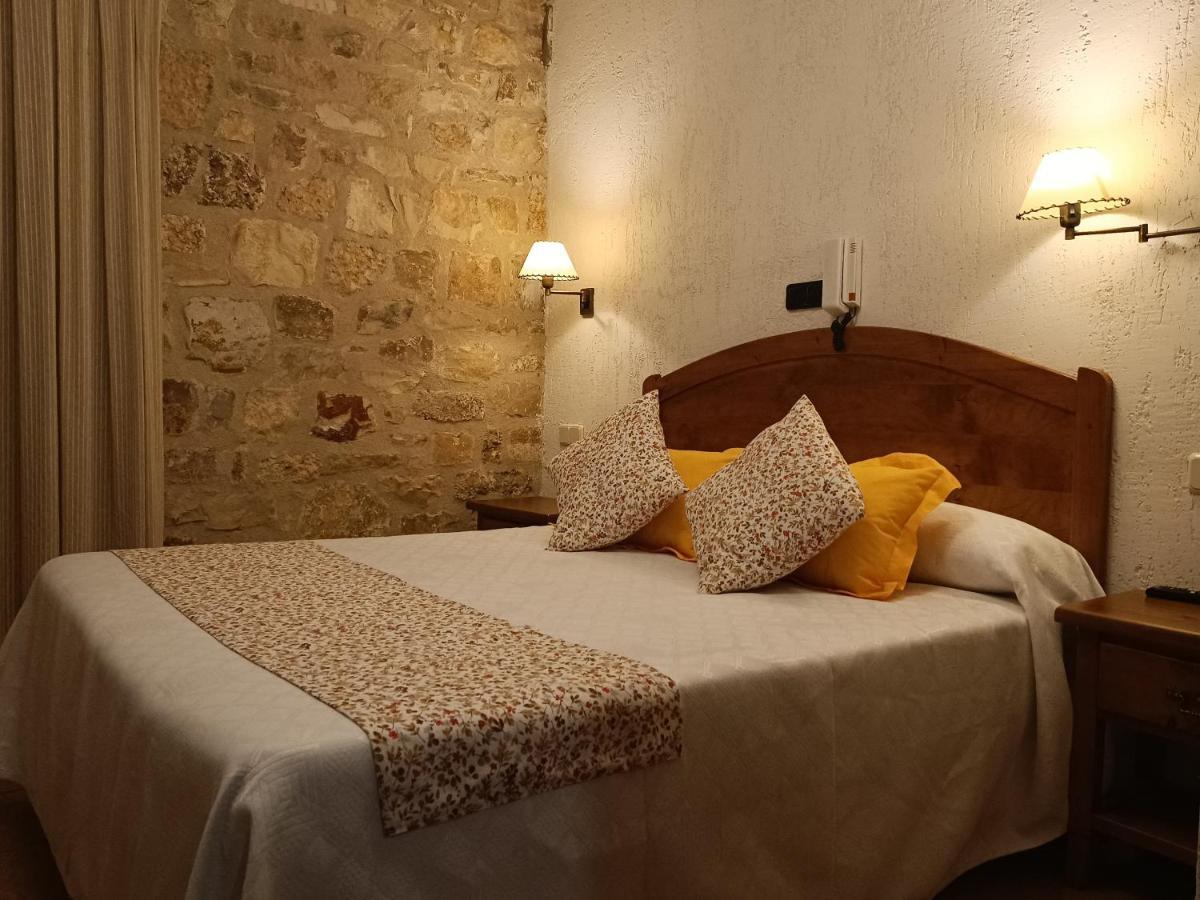 Hostal Decerca Prádena Buitenkant foto