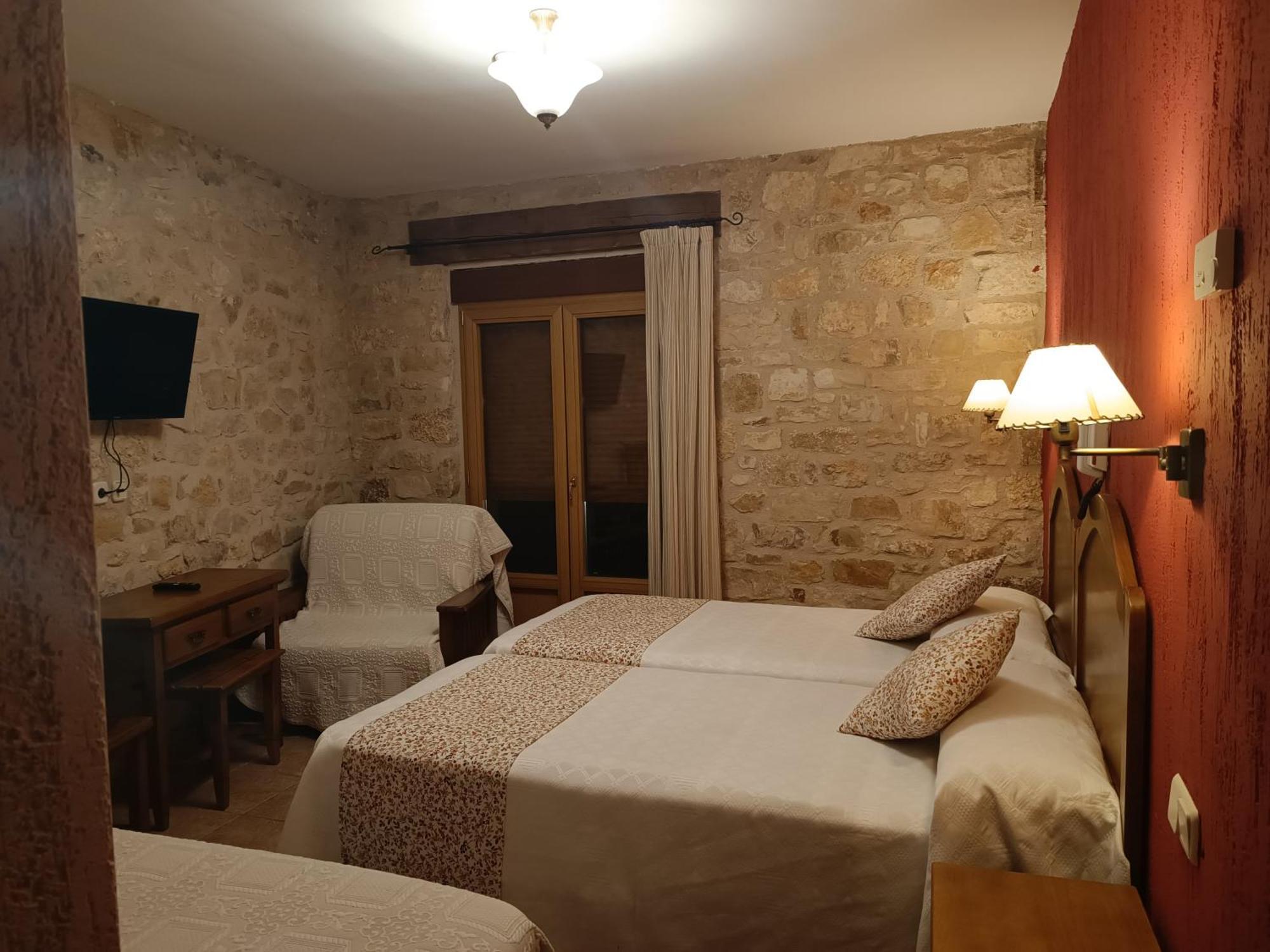 Hostal Decerca Prádena Kamer foto